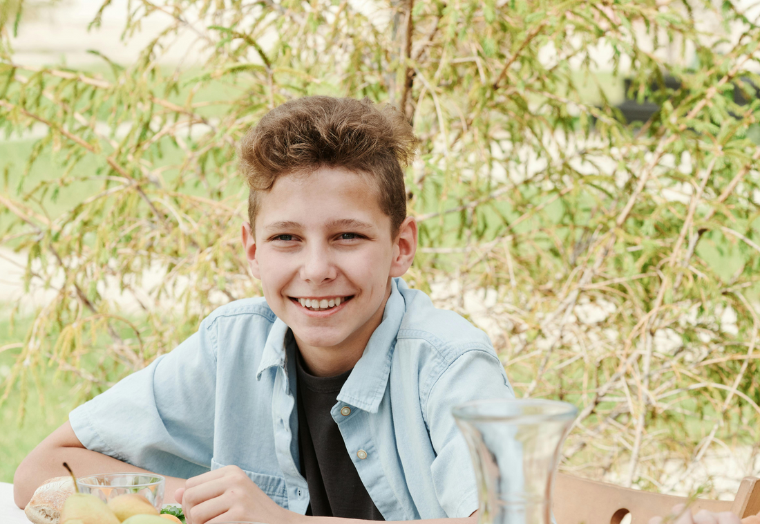 When should kids start wearing contact lenses?